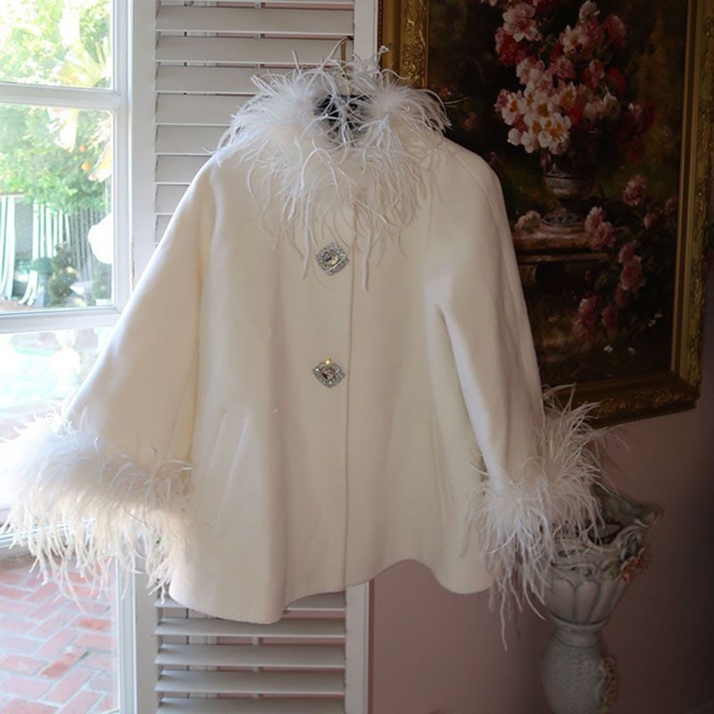 shortwhitewoolfeatherjacket